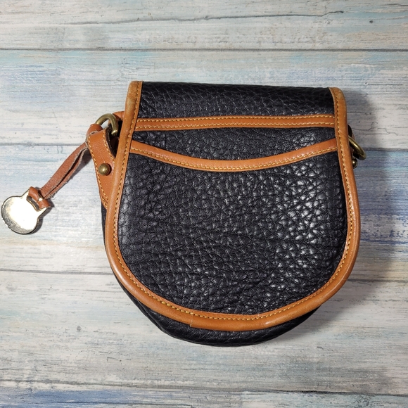 Dooney & Bourke Big Duck Bag. - Picture 2 of 13